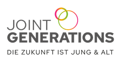 Die Non-Profit-Initiative von JOINT GENERATIONS beschreibt das Zusammenbringen von altersdiversen Menschen, mit dem Ziel, unsere Zukunft intergenerativ und nachhaltig zu gestalten. JOINT GENERATIONS ist eine gemeinnützige Organisation, die jungen und alten Menschen digitale und analoge Räume bietet, um sich gemeinsam über relevante Themen auszutauschen und ein generationenintegriertes Miteinander fördert